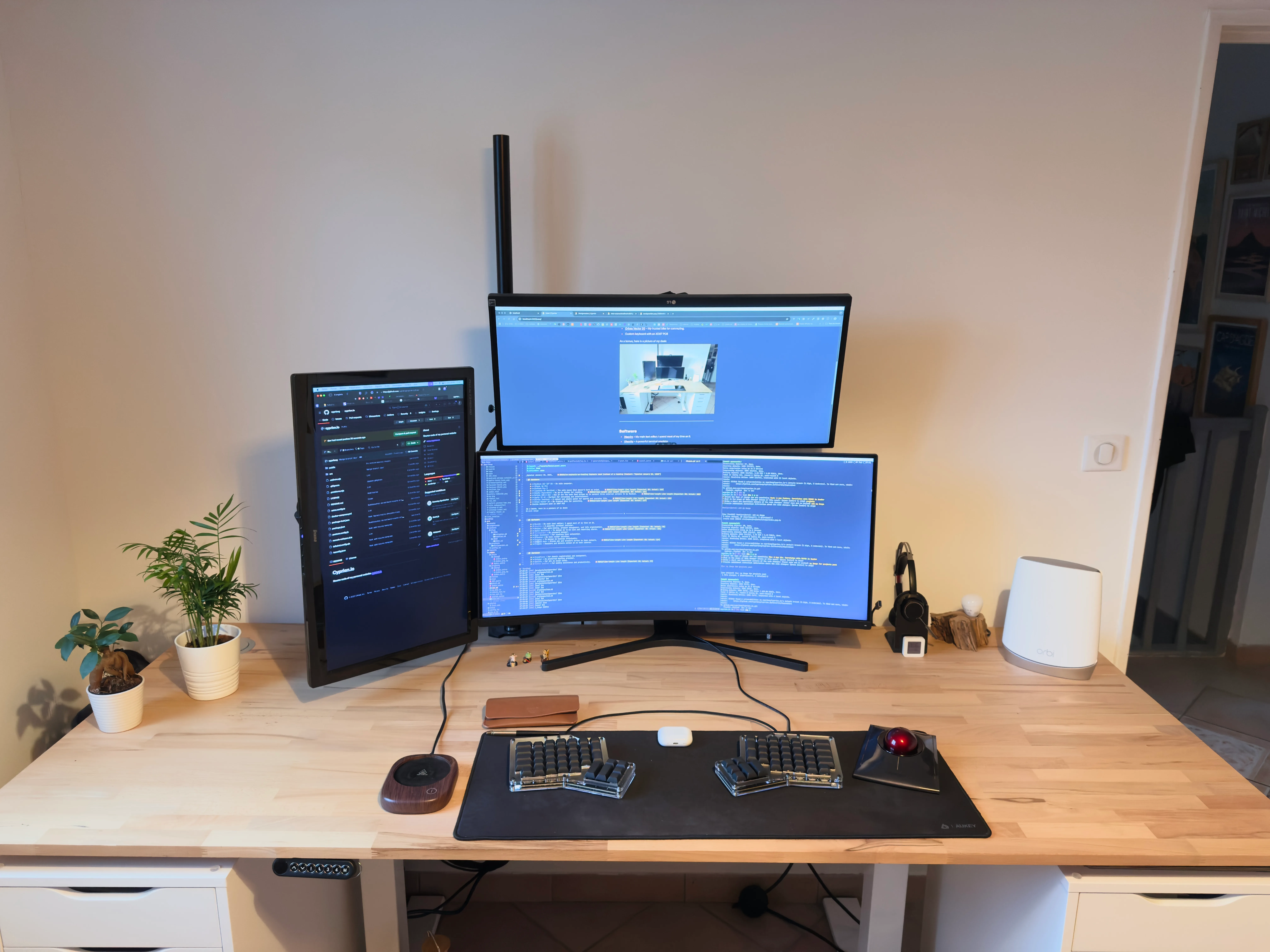 desk image